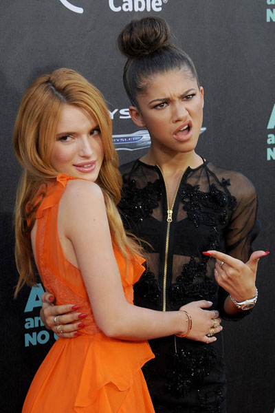 54dc4b9b0152a_-_sev-zendaya-and-bella-lgn